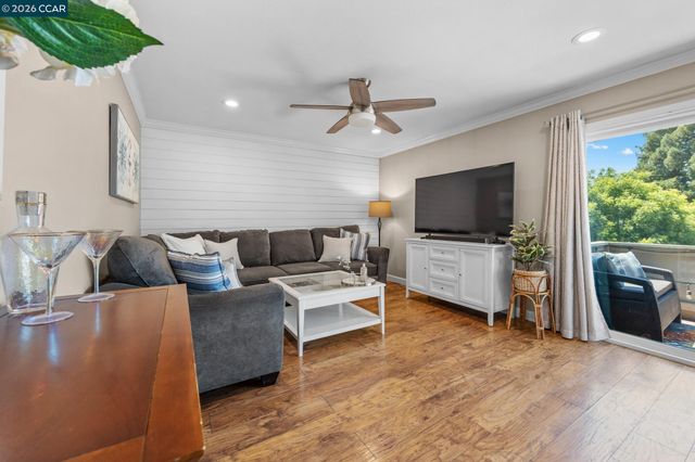 825 Oak Grove Rd 62, Concord, CA 94518