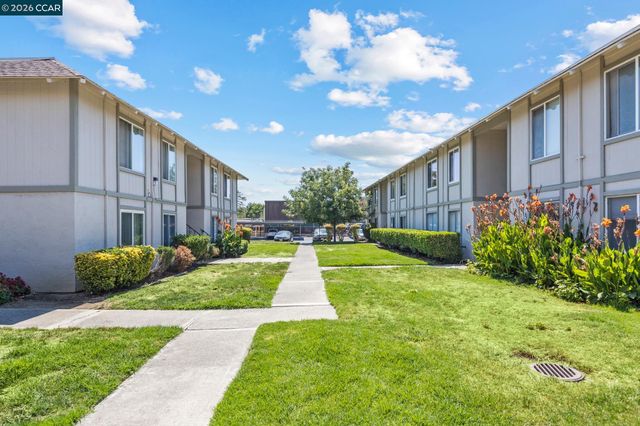 825 Oak Grove Rd 62, Concord, CA 94518