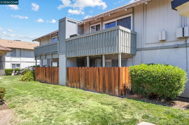 825 Oak Grove Rd 62, Concord, CA 94518