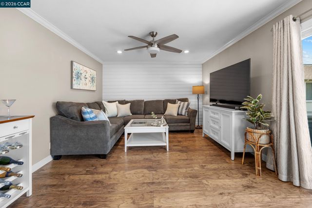 825 Oak Grove Rd 62, Concord, CA 94518