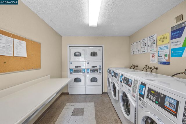 825 Oak Grove Rd 62, Concord, CA 94518