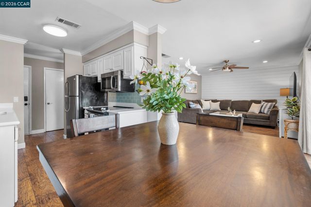 825 Oak Grove Rd 62, Concord, CA 94518