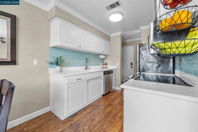 825 Oak Grove Rd 62, Concord, CA 94518