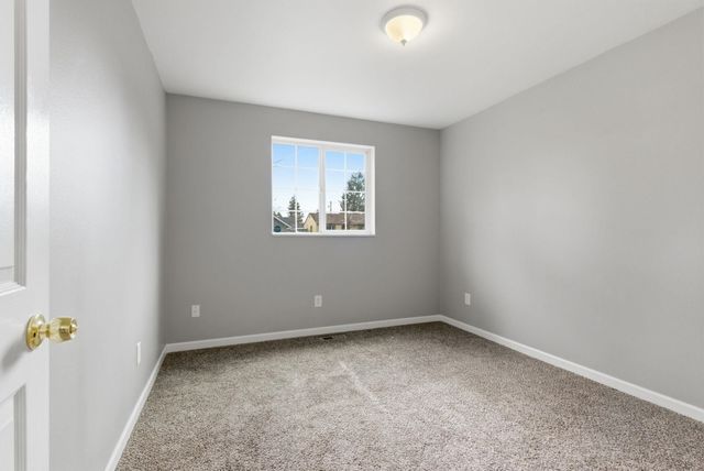 923 E WALTON Ave, Spokane, WA 99207