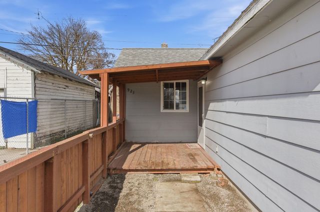 923 E WALTON Ave, Spokane, WA 99207