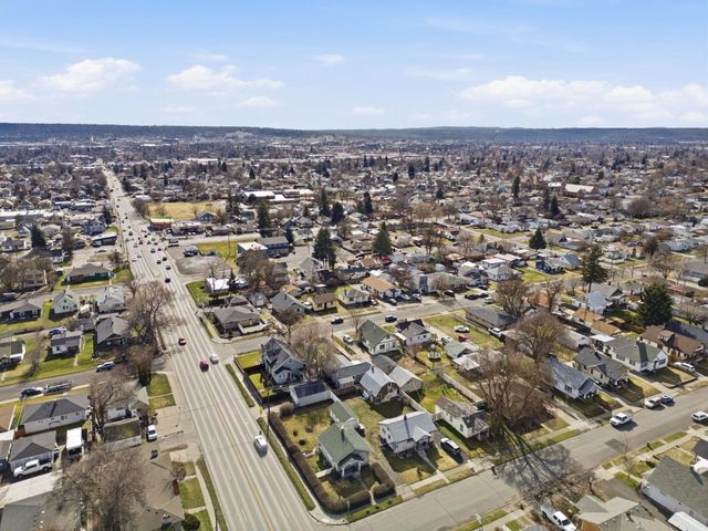 923 E WALTON Ave, Spokane, WA 99207