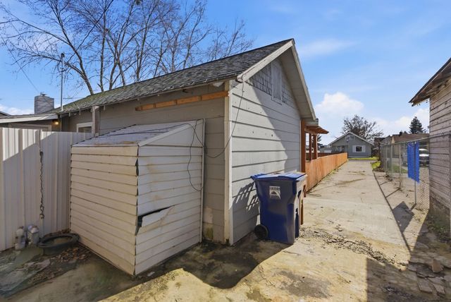 923 E WALTON Ave, Spokane, WA 99207