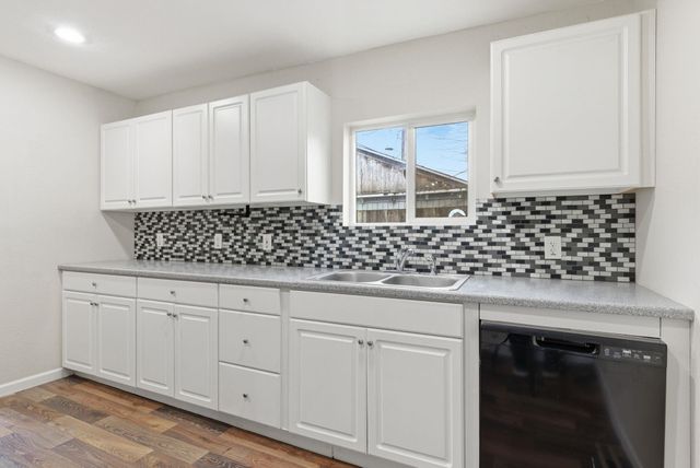 923 E WALTON Ave, Spokane, WA 99207