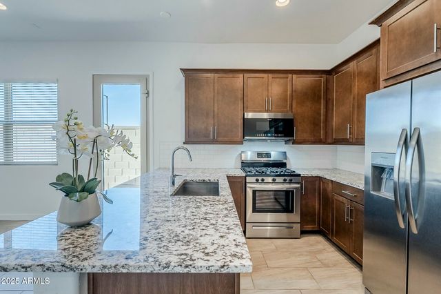 18934 W SIERRA Street, Surprise, AZ 85388