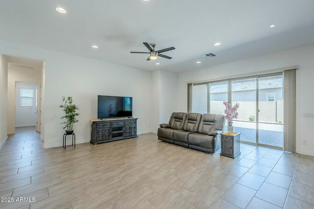 18934 W SIERRA Street, Surprise, AZ 85388