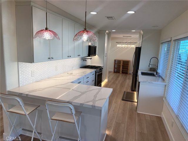 1127 Via Santiago, Corona, CA 92882