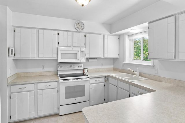 780 N Hadley Road, Ortonville, MI 48462