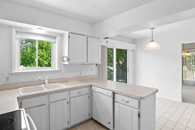 780 N Hadley Road, Ortonville, MI 48462