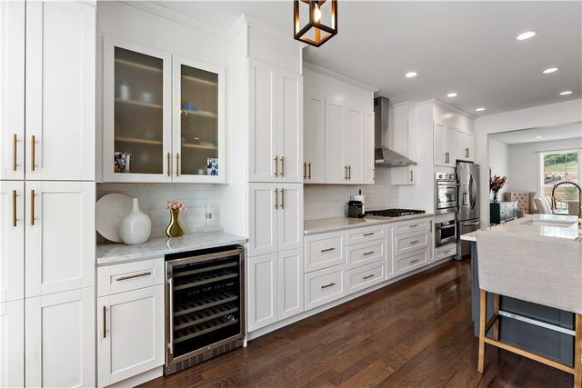 1606 Hastings Park Dr, South Fayette, PA 15017