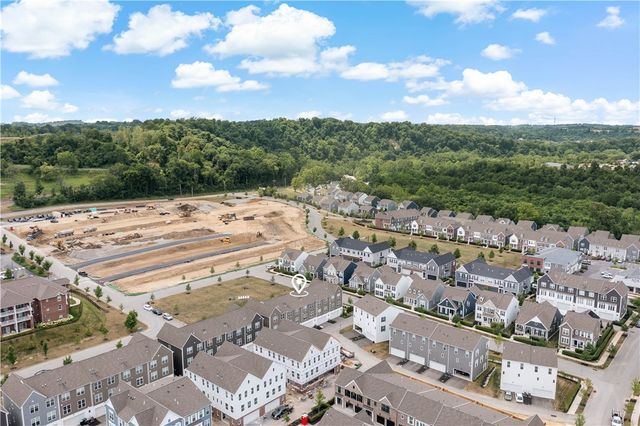 1606 Hastings Park Dr, South Fayette, PA 15017