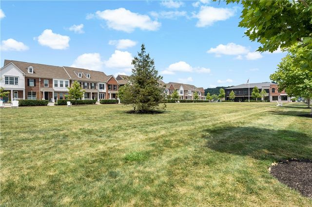 1606 Hastings Park Dr, South Fayette, PA 15017