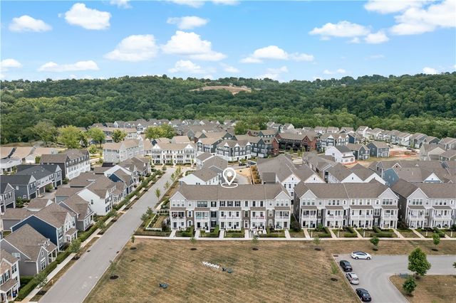 1606 Hastings Park Dr, South Fayette, PA 15017