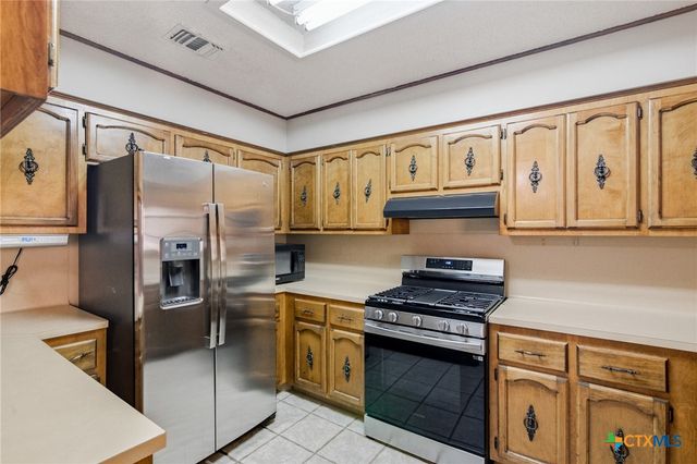 105 Chesapeake Avenue, Victoria, TX 77904