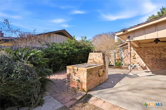 105 Chesapeake Avenue, Victoria, TX 77904