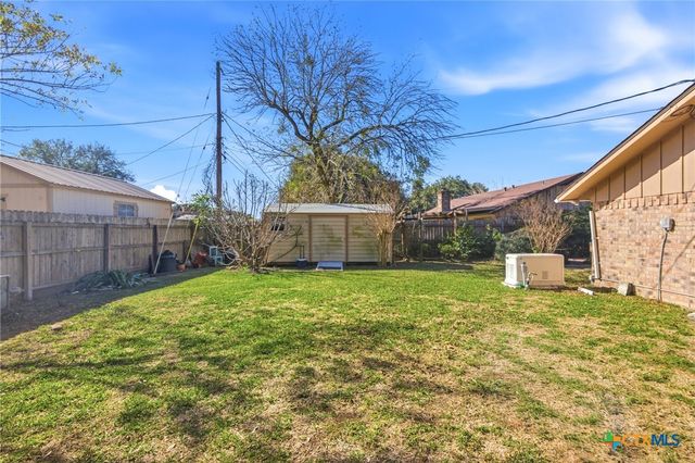 105 Chesapeake Avenue, Victoria, TX 77904