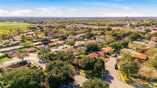 105 Chesapeake Avenue, Victoria, TX 77904