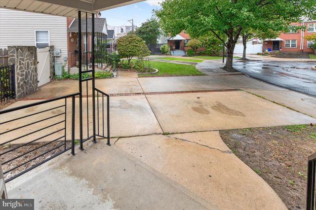 1315 OGDEN CT, Philadelphia, PA 19123