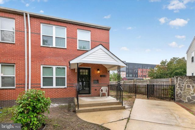 1315 OGDEN CT, Philadelphia, PA 19123