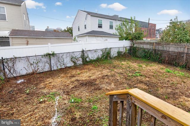 1315 OGDEN CT, Philadelphia, PA 19123
