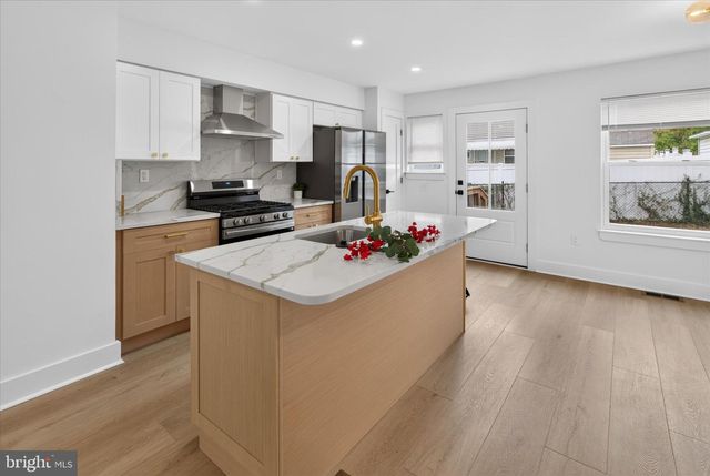 1315 OGDEN CT, Philadelphia, PA 19123