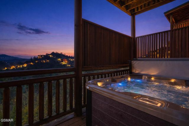 3710 Tilda Hilltop Way, Sevierville, TN 37862