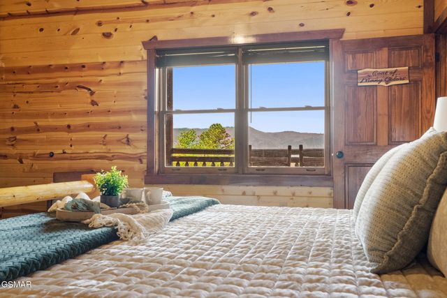 3710 Tilda Hilltop Way, Sevierville, TN 37862