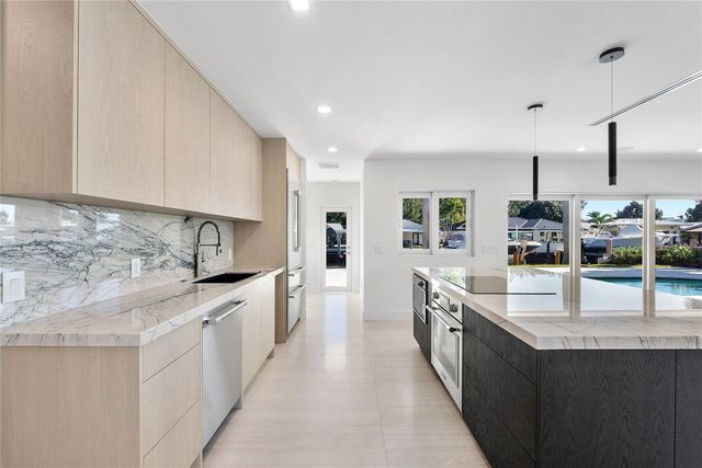 1240 NE 27th Way, Pompano Beach, FL 33062