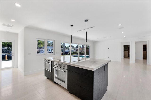 1240 NE 27th Way, Pompano Beach, FL 33062