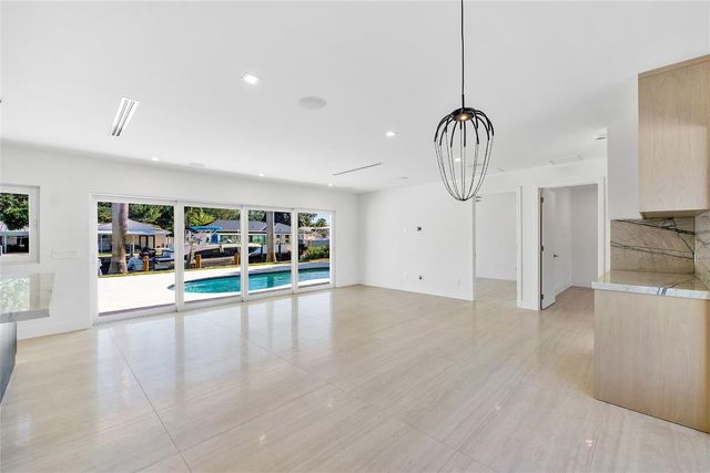 1240 NE 27th Way, Pompano Beach, FL 33062