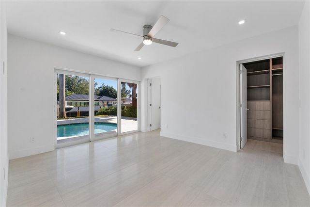 1240 NE 27th Way, Pompano Beach, FL 33062