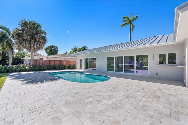 1240 NE 27th Way, Pompano Beach, FL 33062