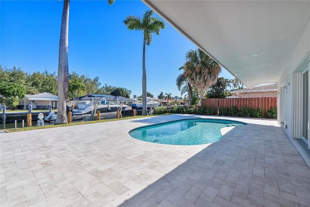 1240 NE 27th Way, Pompano Beach, FL 33062