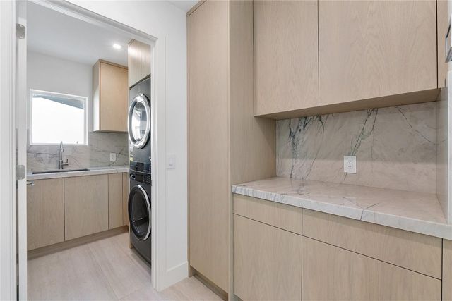 1240 NE 27th Way, Pompano Beach, FL 33062