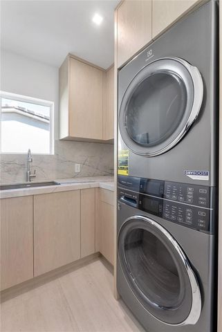 1240 NE 27th Way, Pompano Beach, FL 33062