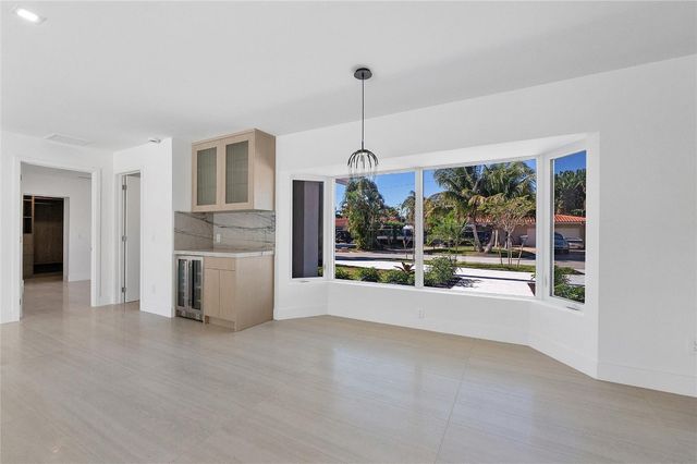 1240 NE 27th Way, Pompano Beach, FL 33062