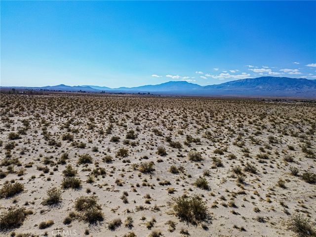 37898 Old Woman Springs Road, Lucerne Valley, CA 92356