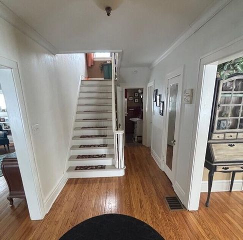 793 Oakridge Drive, Jackson, MI 49203