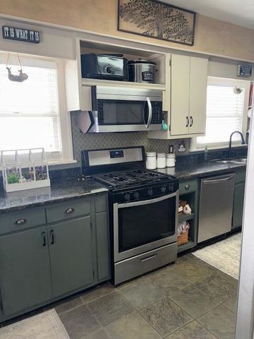 793 Oakridge Drive, Jackson, MI 49203