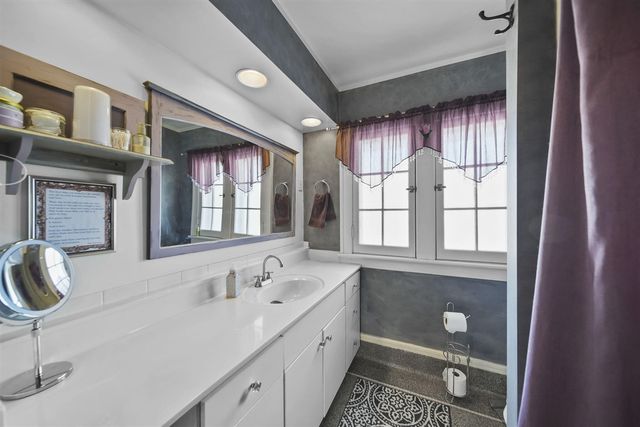 793 Oakridge Drive, Jackson, MI 49203