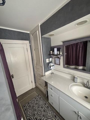 793 Oakridge Drive, Jackson, MI 49203