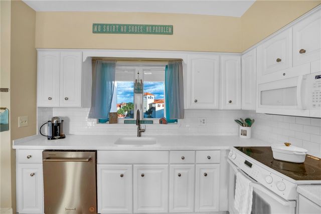 5010 Harmony Circle 306, Vero Beach, FL 32967