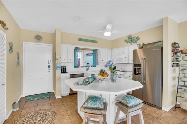 5010 Harmony Circle 306, Vero Beach, FL 32967