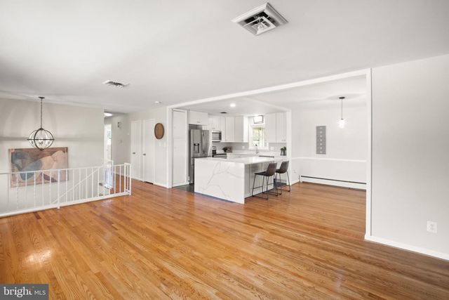 4323 FERRY LANDING RD, Alexandria, VA 22309