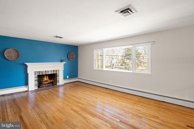 4323 FERRY LANDING RD, Alexandria, VA 22309