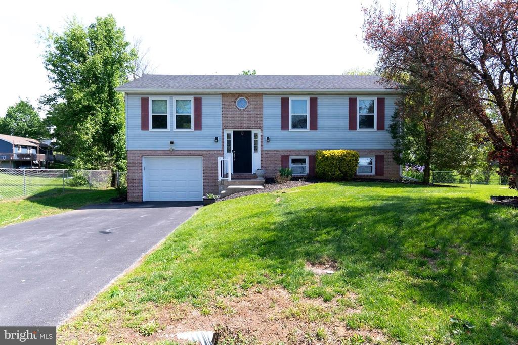 23 SILENE TER, Martinsburg, WV 25404